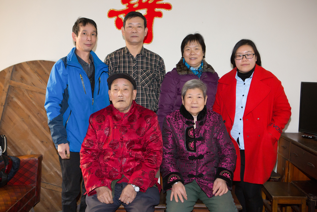 1509414571538930.jpg 沙建荣一家.jpg